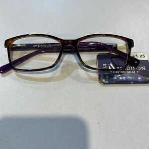 5th & Madison Foster Grant Readers 1.25 Kylene. NWT  EG108